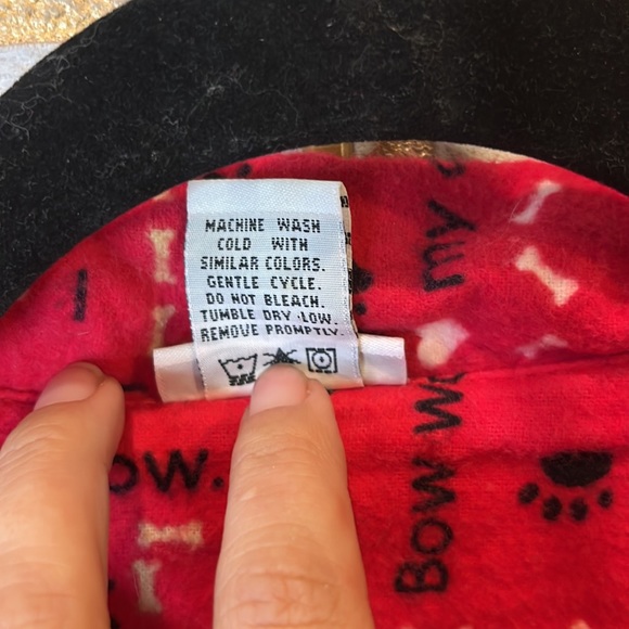 Taylor Marcs Red Graphic Print Dog Lover Flannel Pajama Set, Women’s Size Small. - Picture 6 of 6